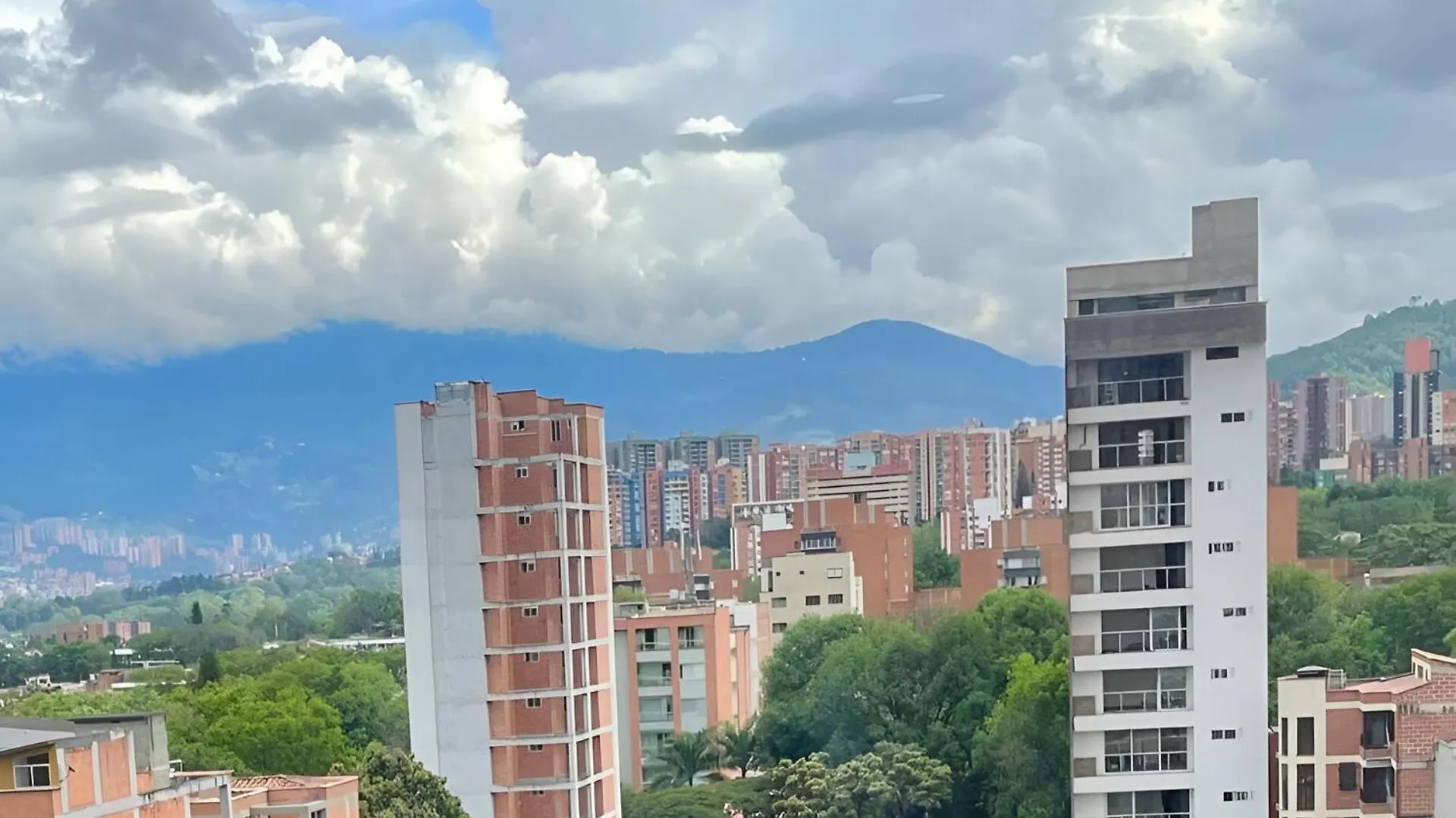 Urbanlifestudios Medellin Colombia